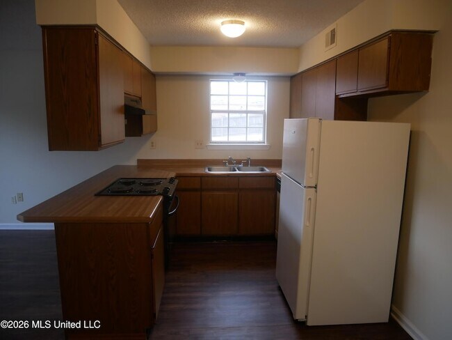 Building Photo - 8061 Martha Ann Ln