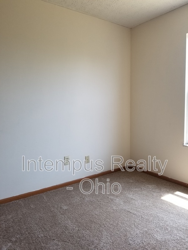 Building Photo - 5903 Brookmont Dr
