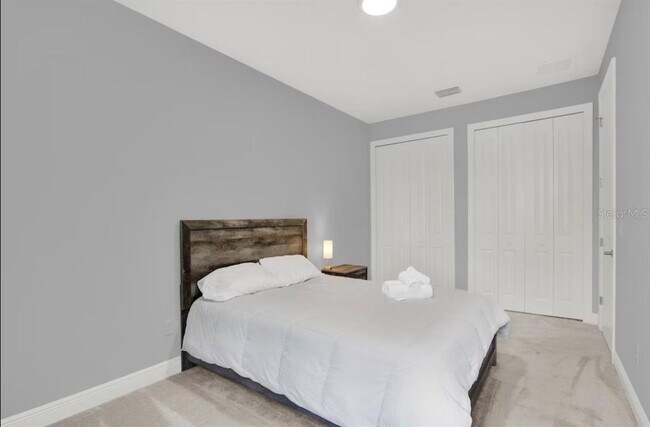 Building Photo - 405 S Westland Ave