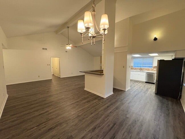 Building Photo - 1613 Cantrell Blvd