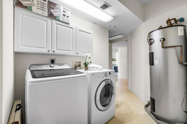 Building Photo - 3700 S Ocean Blvd