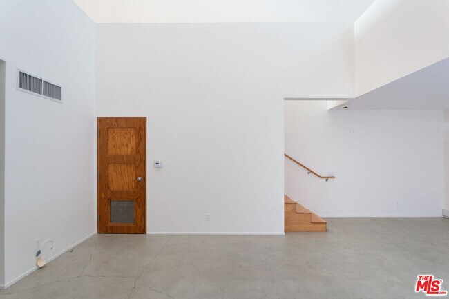 Building Photo - 11 Brooks Ave