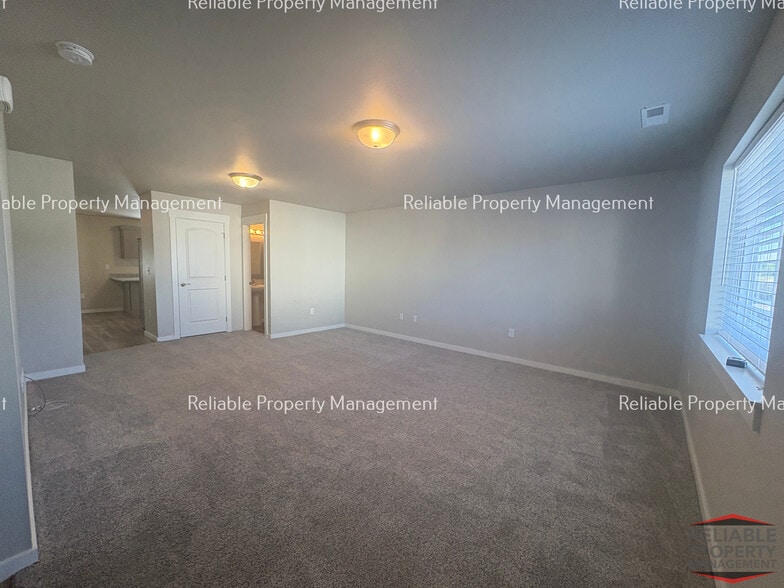 Building Photo - 2015 Lawrence Ln