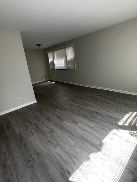 Building Photo - 3211 S 53rd Ct