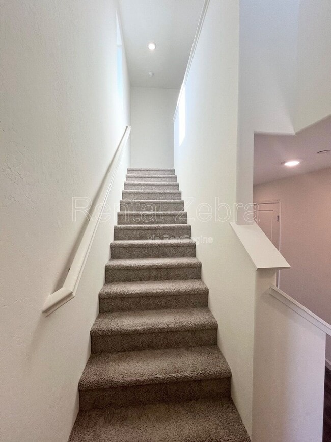 Building Photo - 333 Halisan Ct