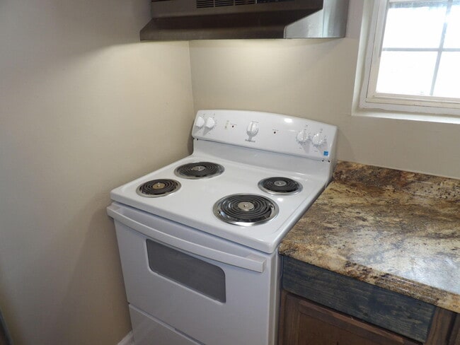 Building Photo - 468 Schenkel Ln