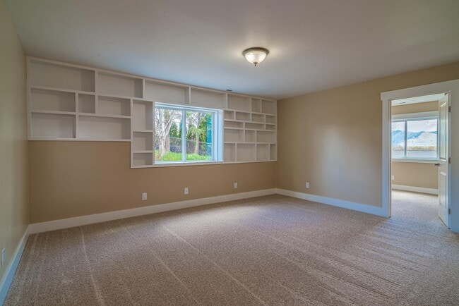 Building Photo - 7140 Buckhorn Ln