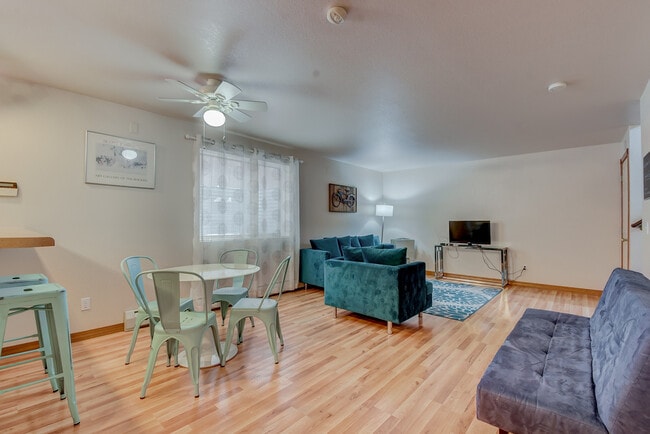 Building Photo - 103 S 14th St