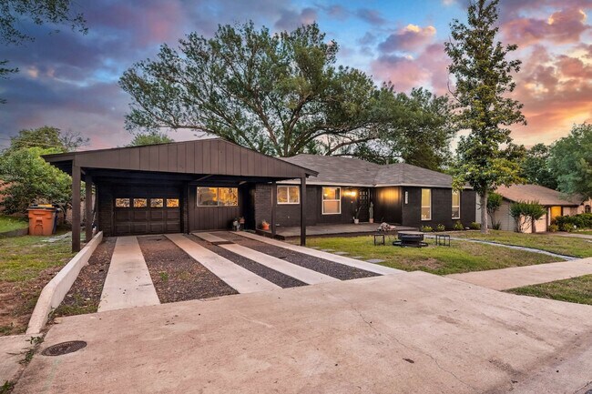 Building Photo - 4807 Carsonhill Dr