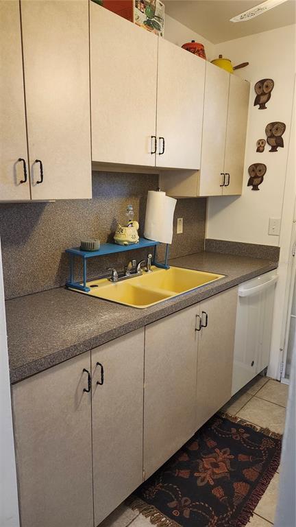 Building Photo - 788 Halstead St