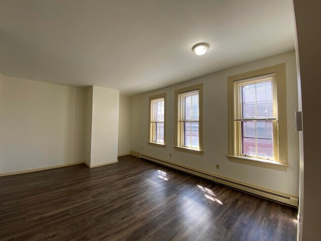 Building Photo - 124 Orange St