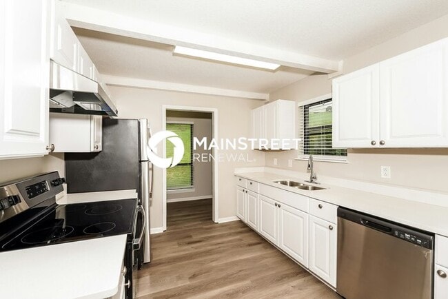 Building Photo - 3 Bedroom Pet-Friendly Home in pinson, AL with Main Street Renewal