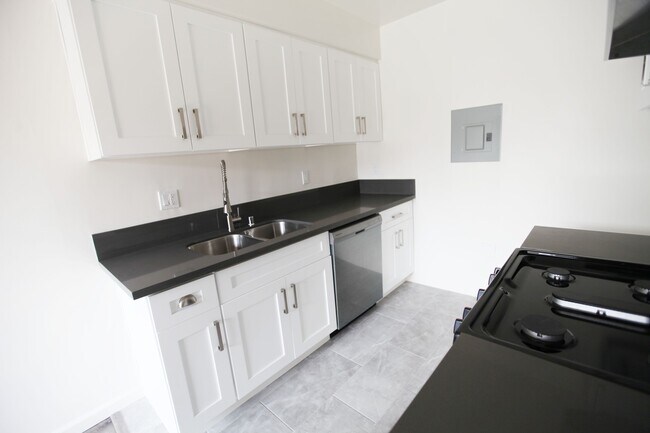 Interior Photo - Jordan 7248