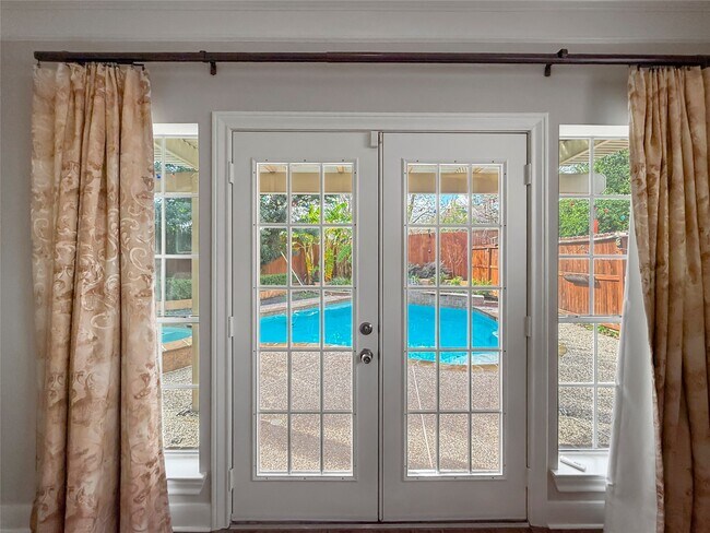 Building Photo - 1762 Lakeside Enclave Dr