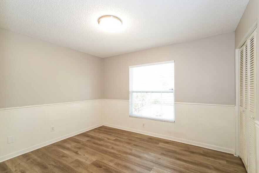 Building Photo - 15709 Squirrel Tree Pl
