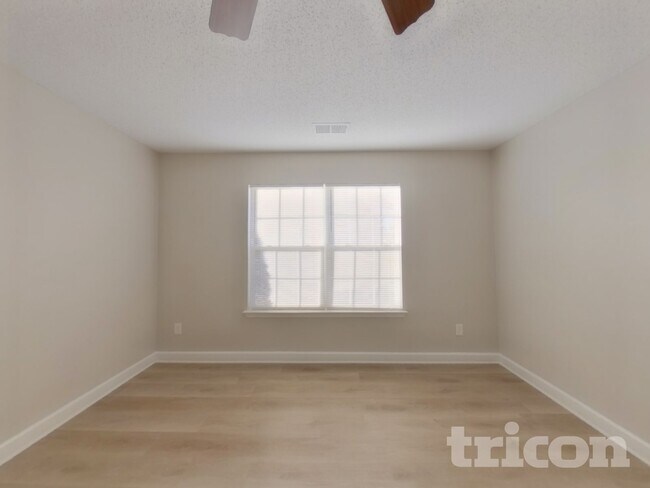 Building Photo - 2918 Brekonridge Centre Dr