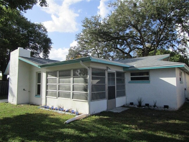 Building Photo - 7226 San Moritz Dr
