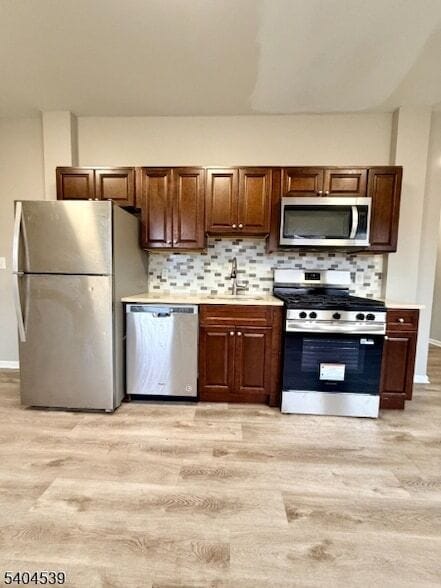 Building Photo - 456 Avon Ave