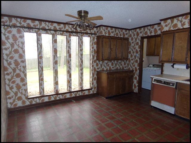 Building Photo - 711 Mimi Ln