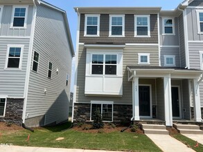 Building Photo - 642 Gimari Dr