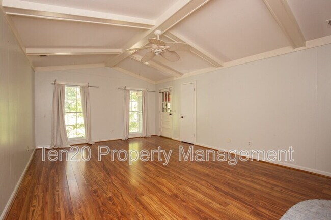 Building Photo - 6124 Canterbury Dr