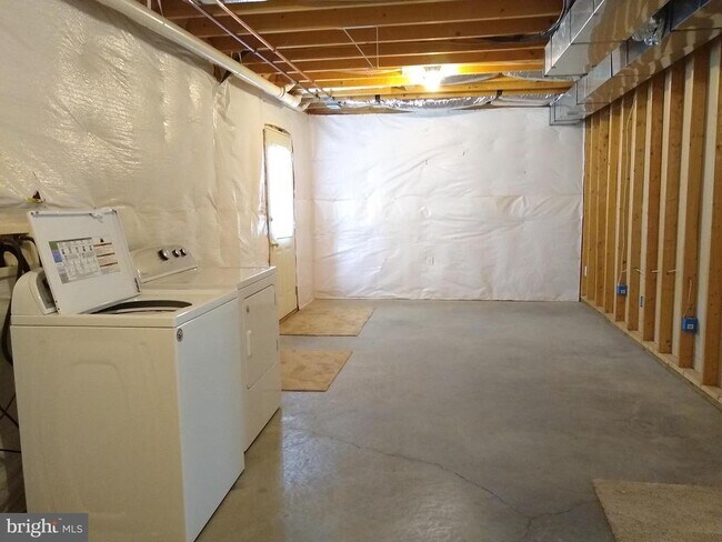 Building Photo - 110 Rawlings Ave