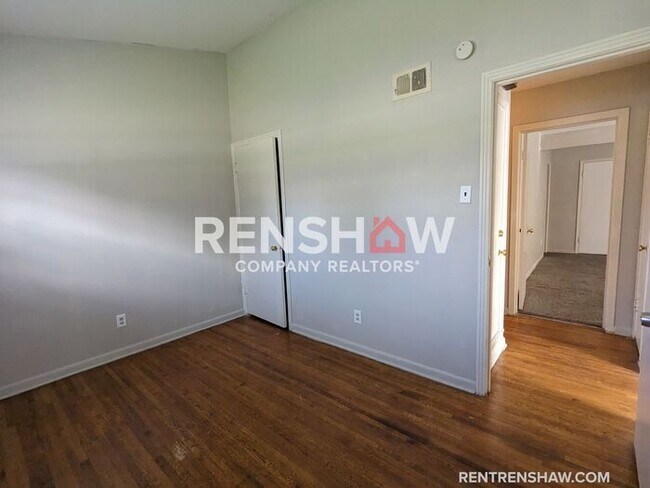Building Photo - 1863 E. Alcy Rd. - Self Tour Available Thr...