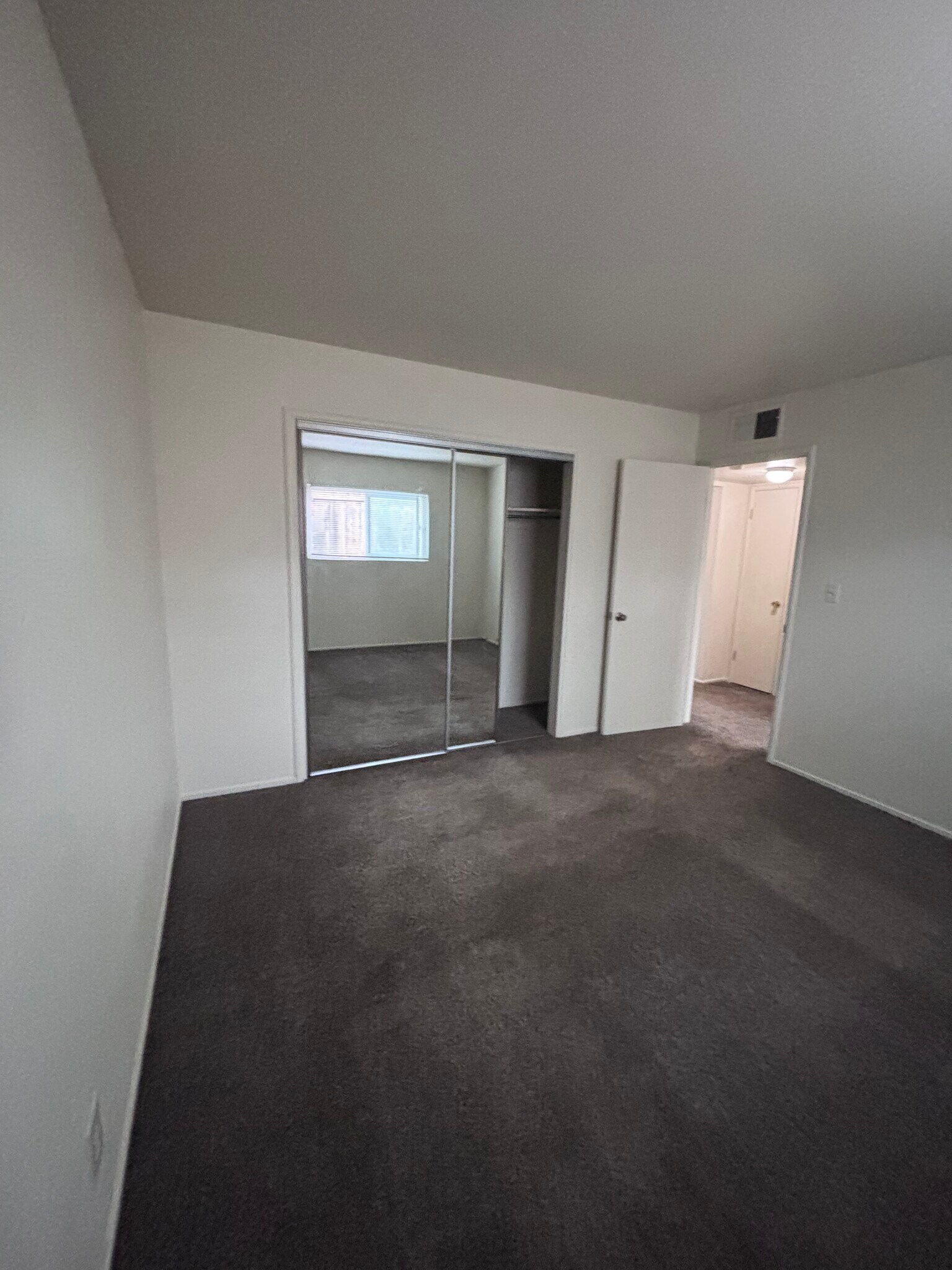 Building Photo - 139 W Lassen Ave