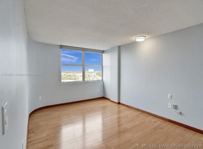 Building Photo - 11930 N Bayshore Dr
