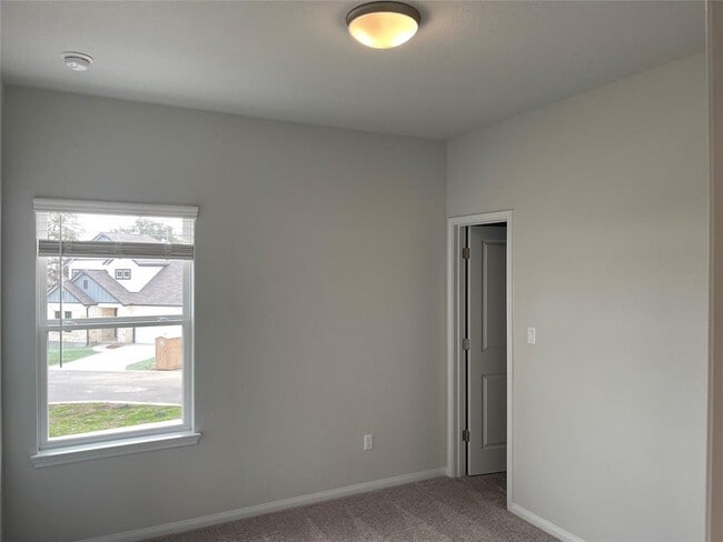 Building Photo - 122 Revere Dr