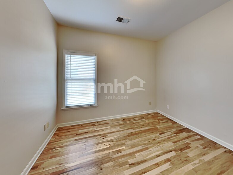 Building Photo - 1641 Kings Pond Cv