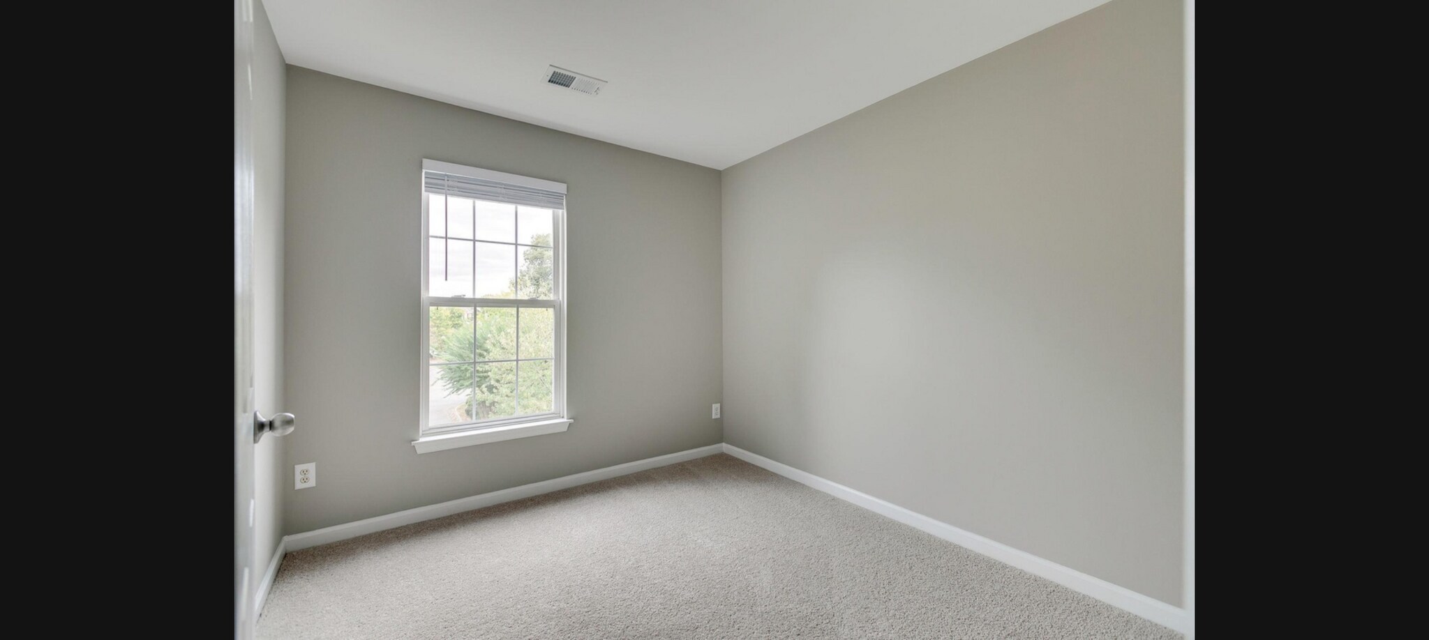 Building Photo - 618 Huffine Manor Cir