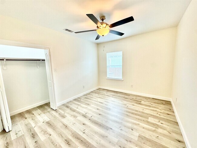 Building Photo - 5127 Avenue L