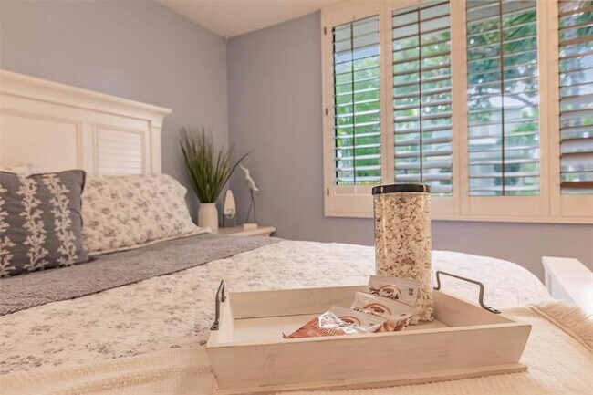 Building Photo - 1665 S Ocean Ln