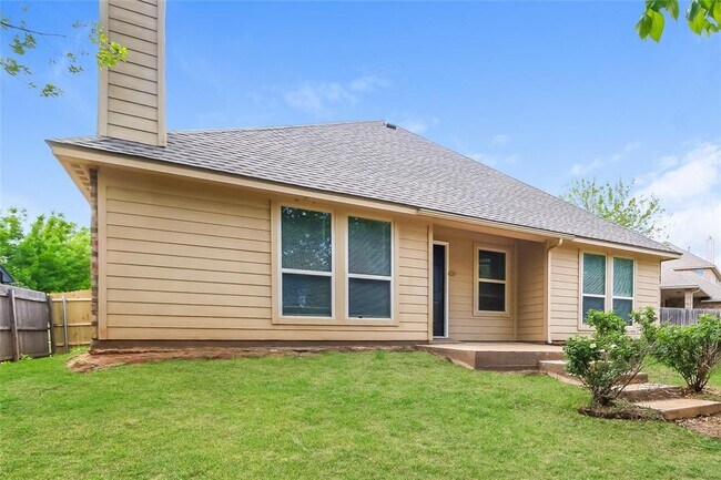 Building Photo - 11704 Gwendolyn Ln