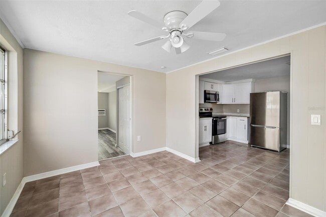 Building Photo - 6051 Carlton Ave