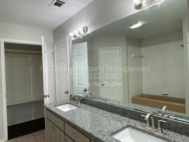 Building Photo - 459 Little Valley Ct