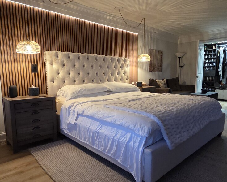 Building Photo - 1515 N Van Buren St