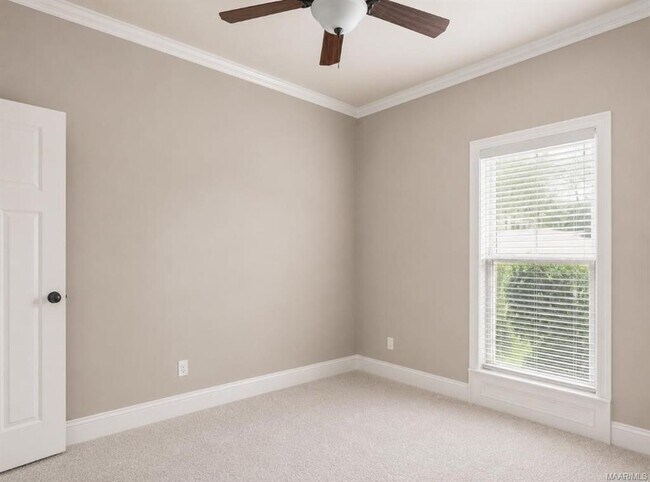Building Photo - 509 Southern Hills Dr