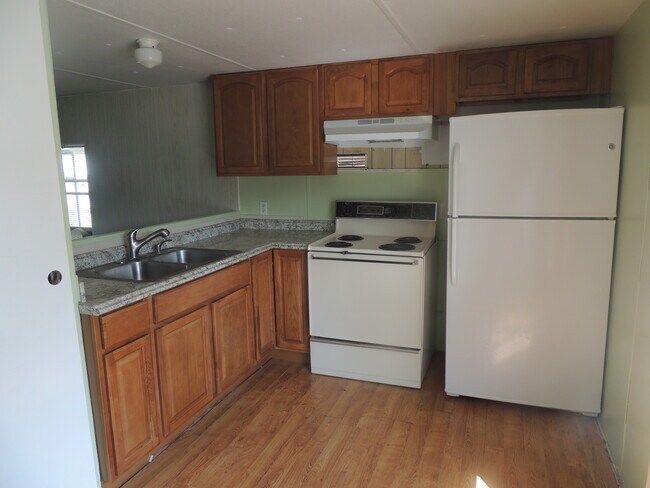 NEW CABINETS AND COUNTERS - ICEMAKER - 7325 Demure Ln