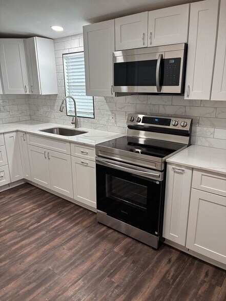 Building Photo - 1403 Darold Dr