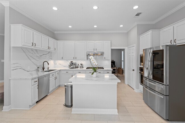 Building Photo - 14215 Scarborough Fair St