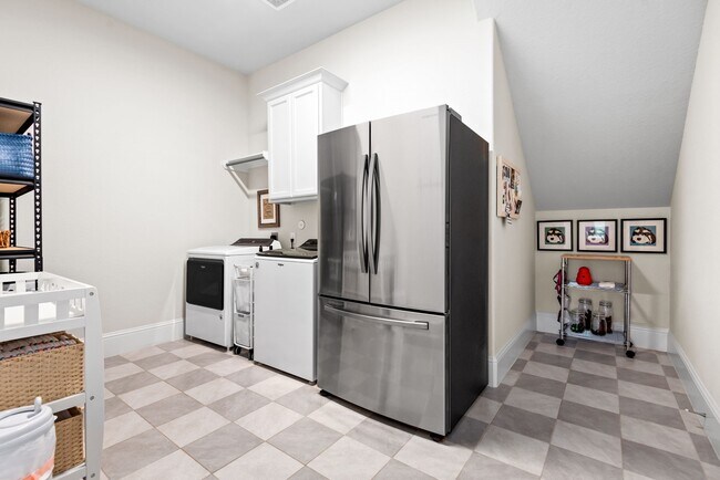 Building Photo - 2335 Pale Star Dr