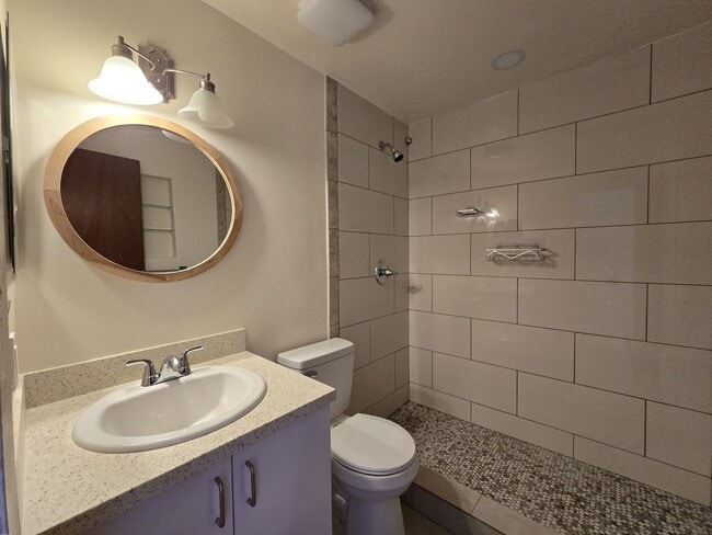 Building Photo - 2412 Rosina St