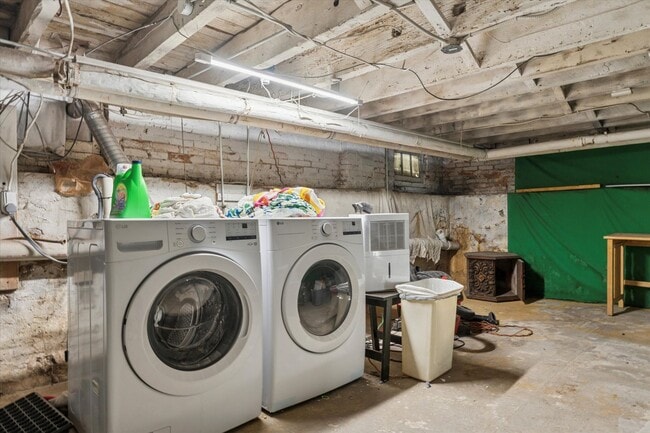 Building Photo - Student Rental Across from WCU Campus – 3 ...