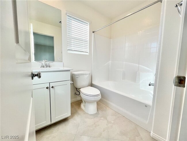 Building Photo - 6972 W Ford Ave