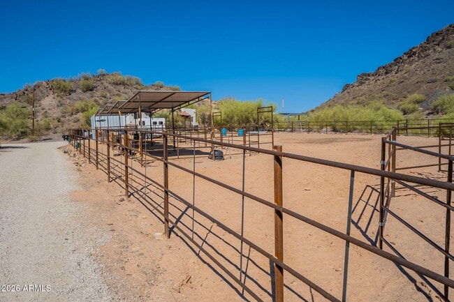 Building Photo - 1902 E Cortez St