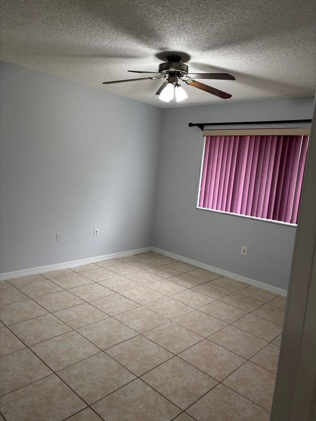 Building Photo - 471 Prestwick Pl