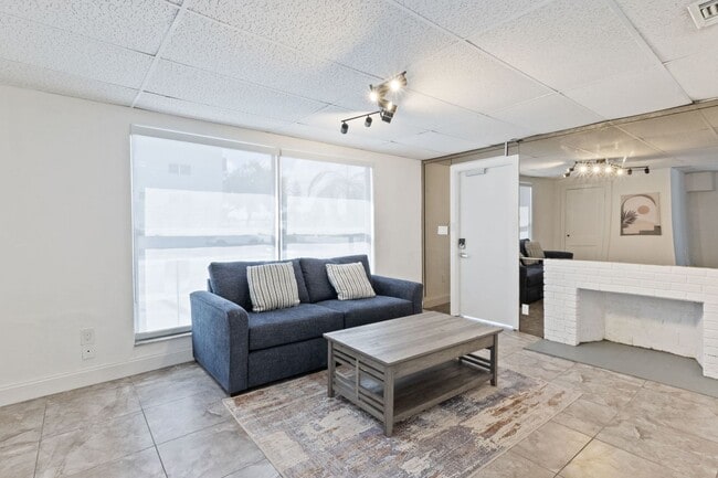 Building Photo - Charming 2-Bedroom Single-Family Home with...