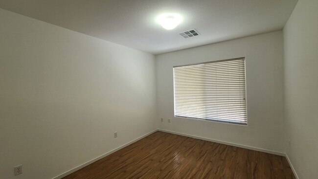 Building Photo - 3 Bedroom home in Southwest Las Vegas